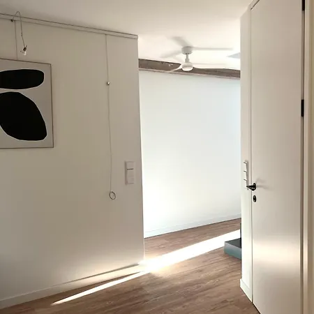 Attic, In The Heart Of كاوناس